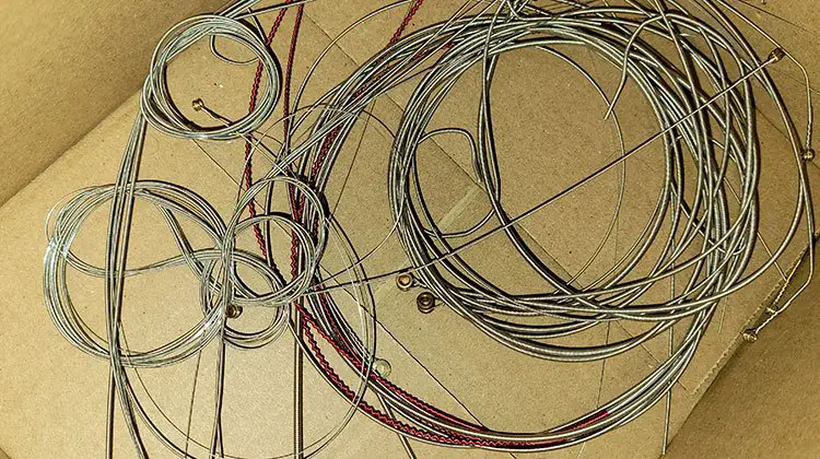 are guitar strings recyclable?