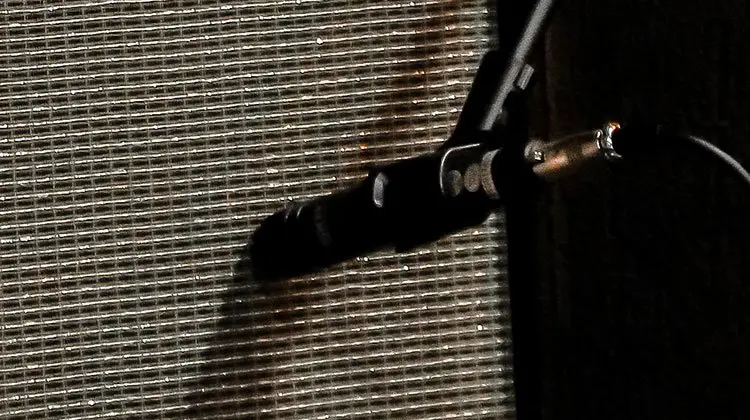 recording guitar - mic & amp