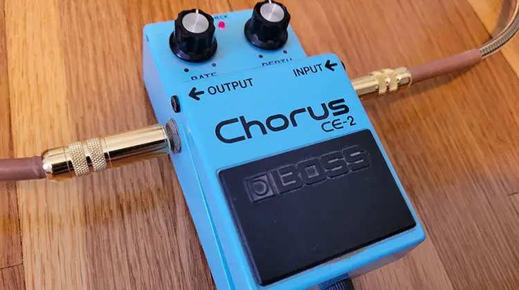 what does a chorus pedal do - and how does it work?